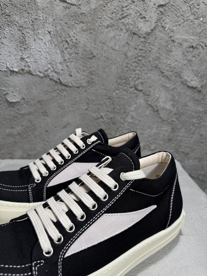 RO Sneakers