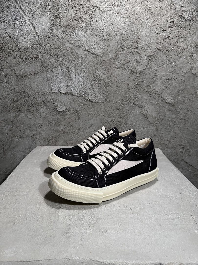 RO Sneakers