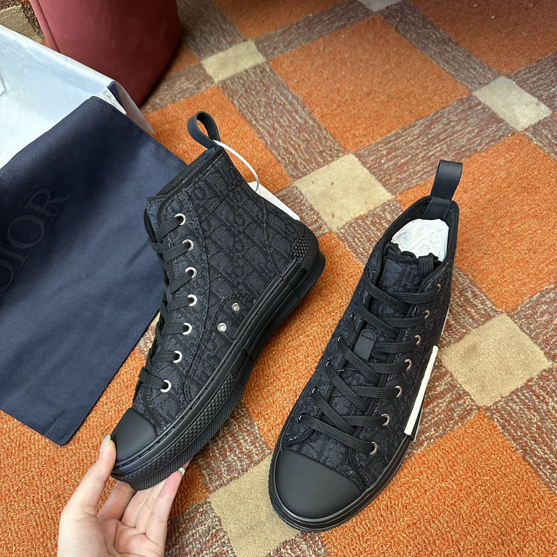 DR B23 High Top Sneaker