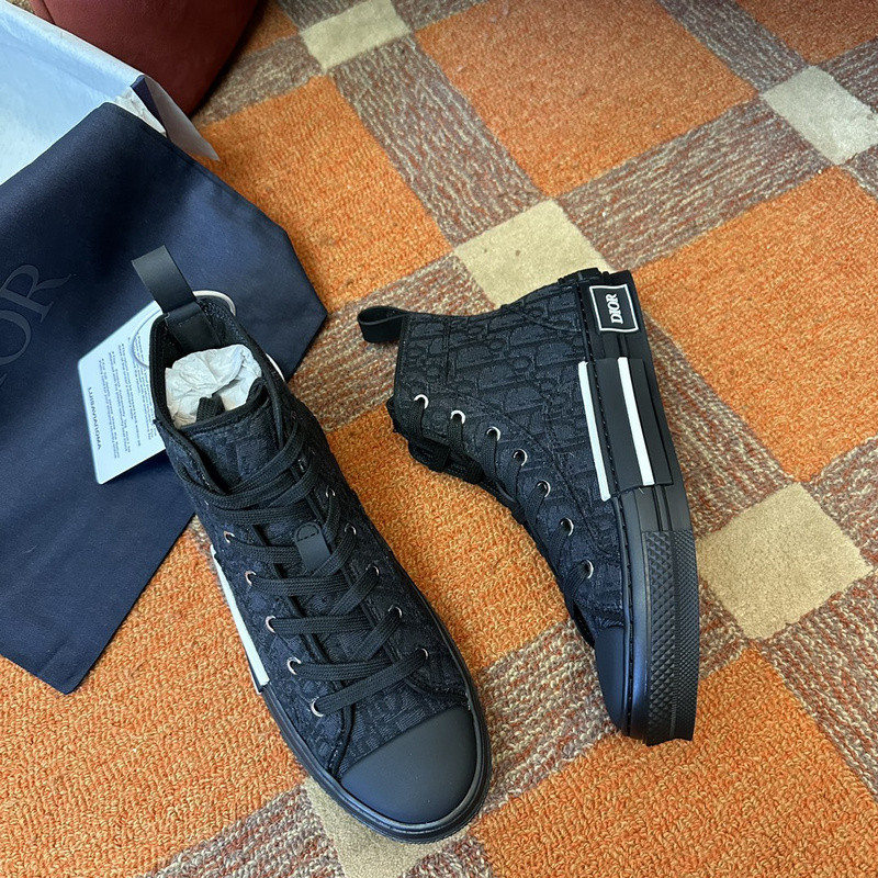 DR B23 High Top Sneaker