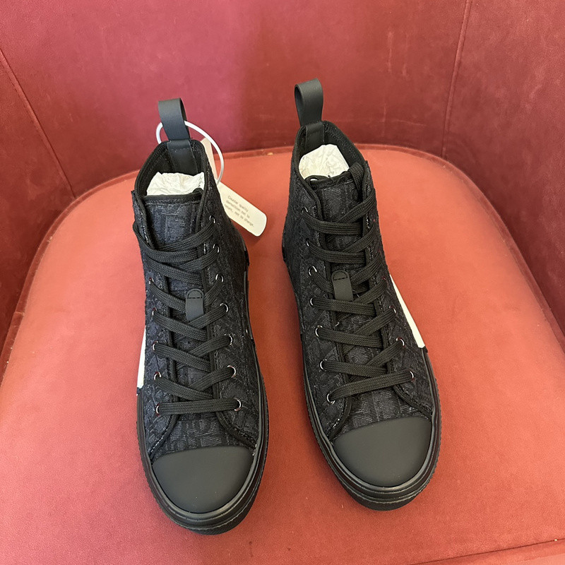 DR B23 High Top Sneaker