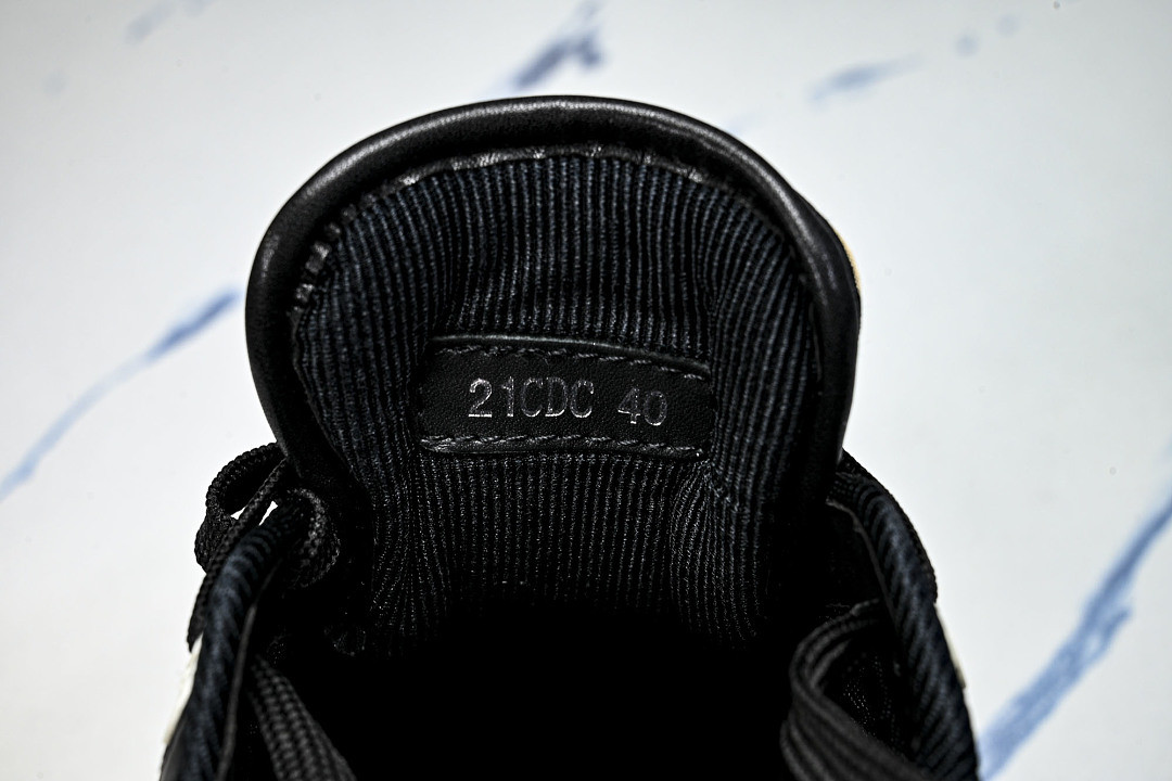 DR B27 Sneaker
