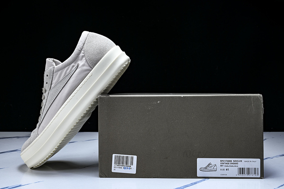 RO Sneakers