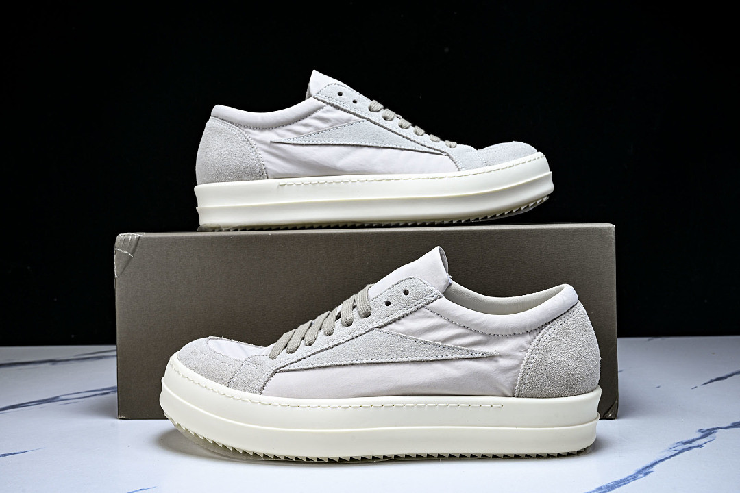 RO Sneakers