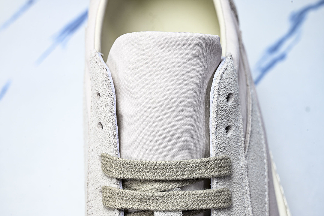 RO Sneakers