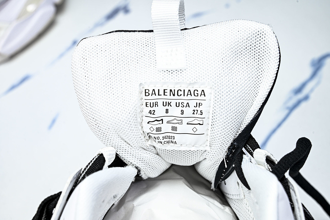 Ba1en*iaga Track W3SRA-0135