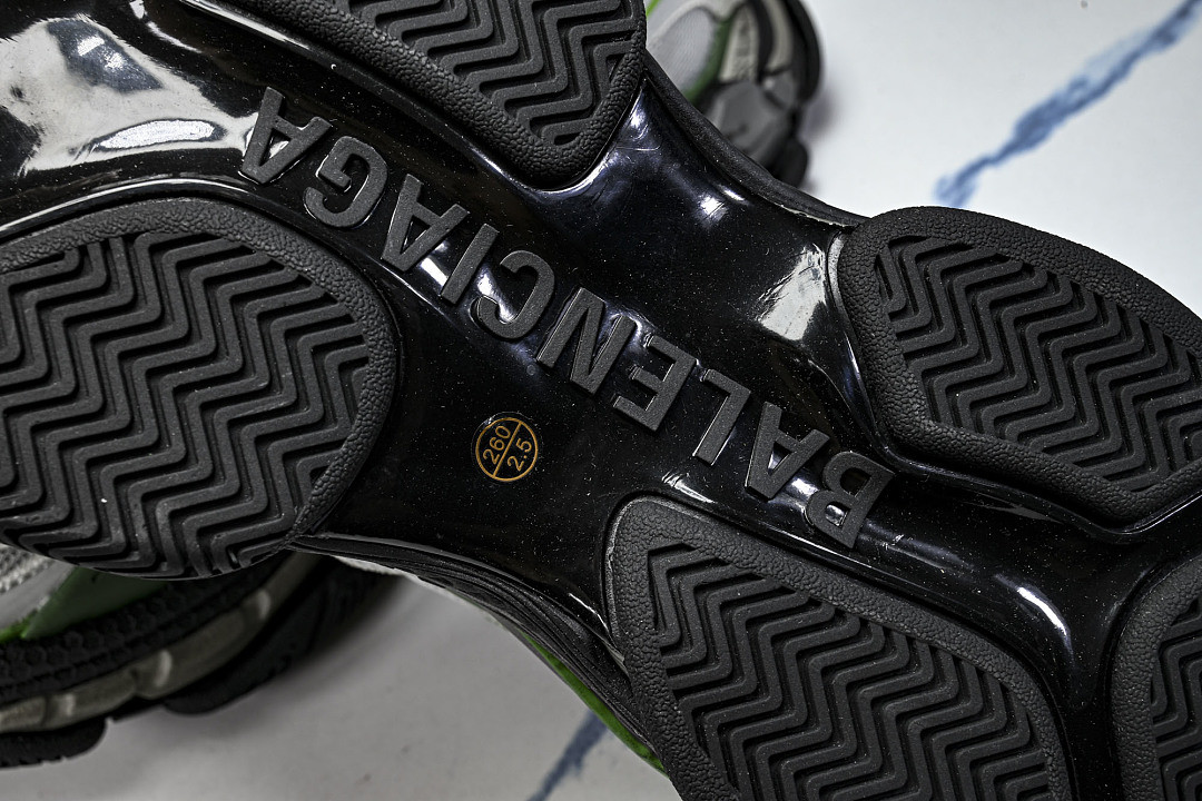 Ba1en*iaga Triple S 2 WTRS2-1133