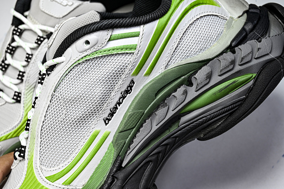 Ba1en*iaga Triple S 2 WTRS2-1133
