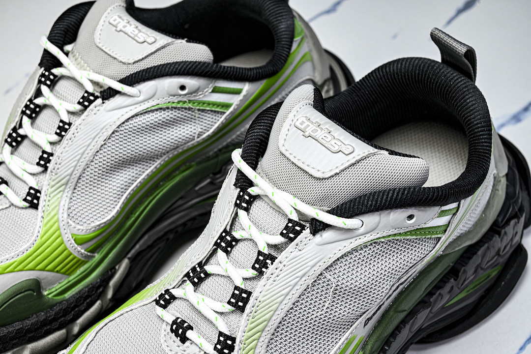 Ba1en*iaga Triple S 2 WTRS2-1133