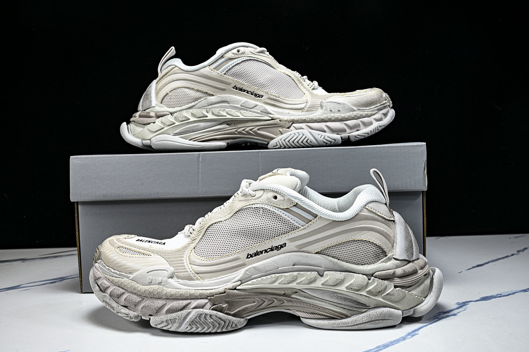 Ba1en*iaga Triple S 2 WTRS2-9191