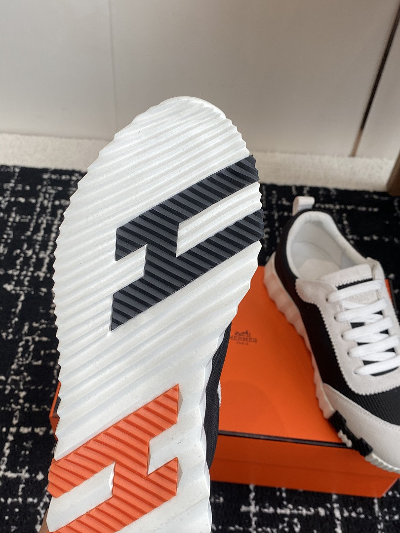 H**me5 SNEAKER