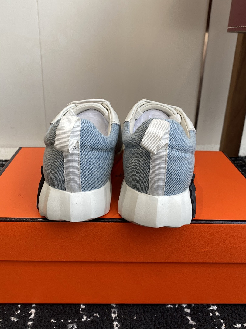 H**me5 SNEAKER