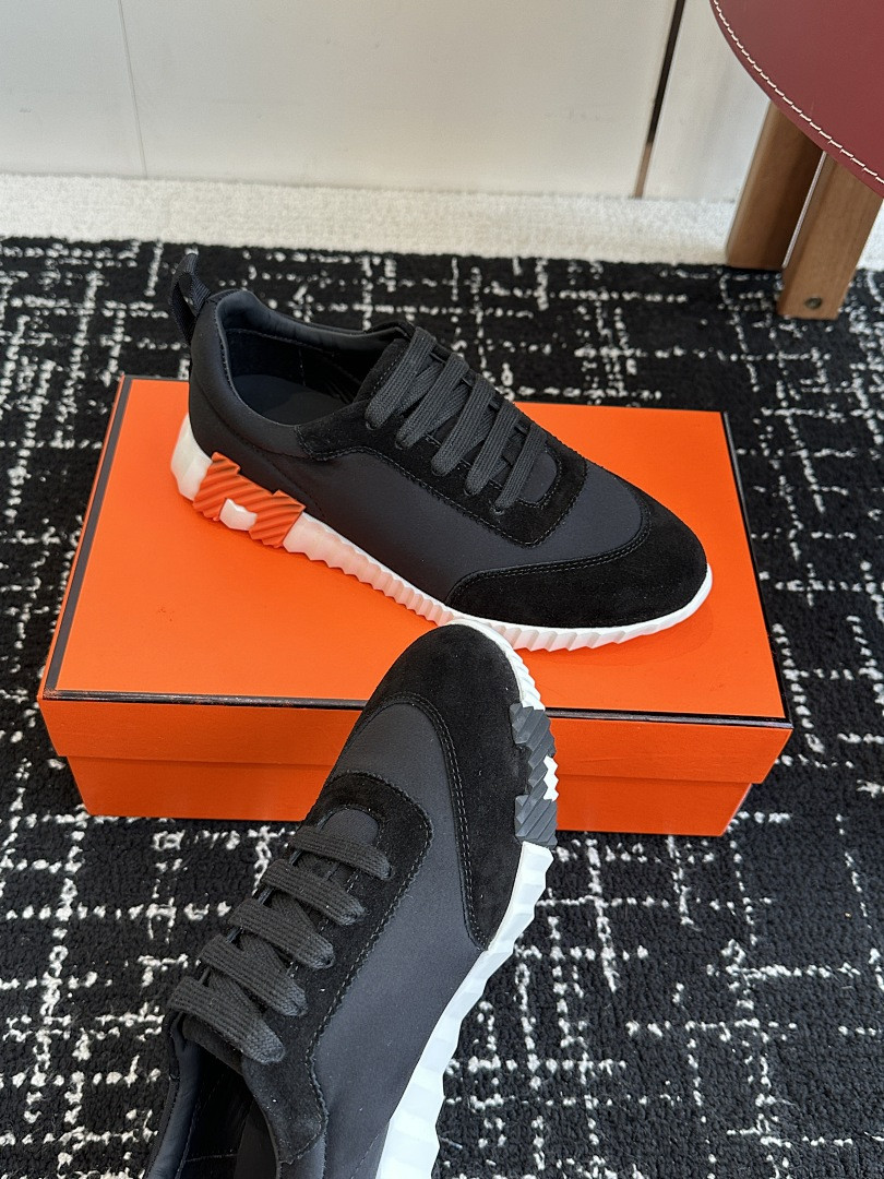 H**me5 SNEAKER