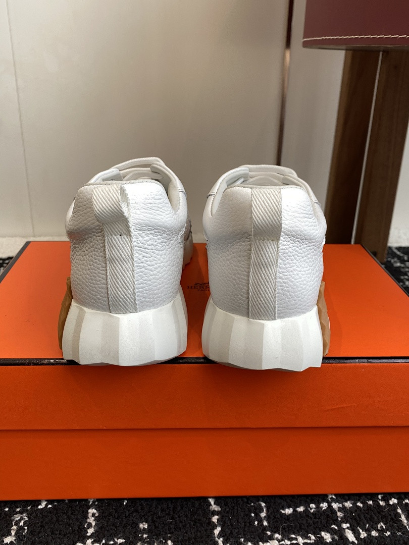 H**me5 SNEAKER