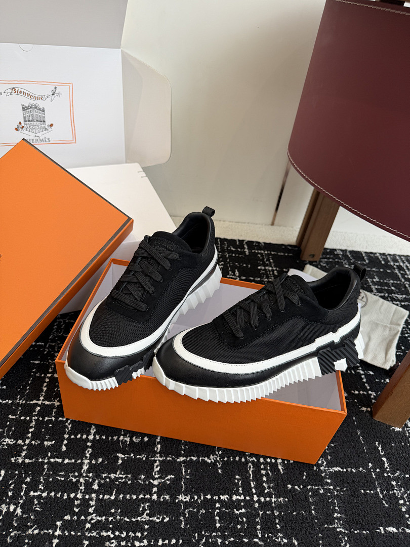H**me5 SNEAKER