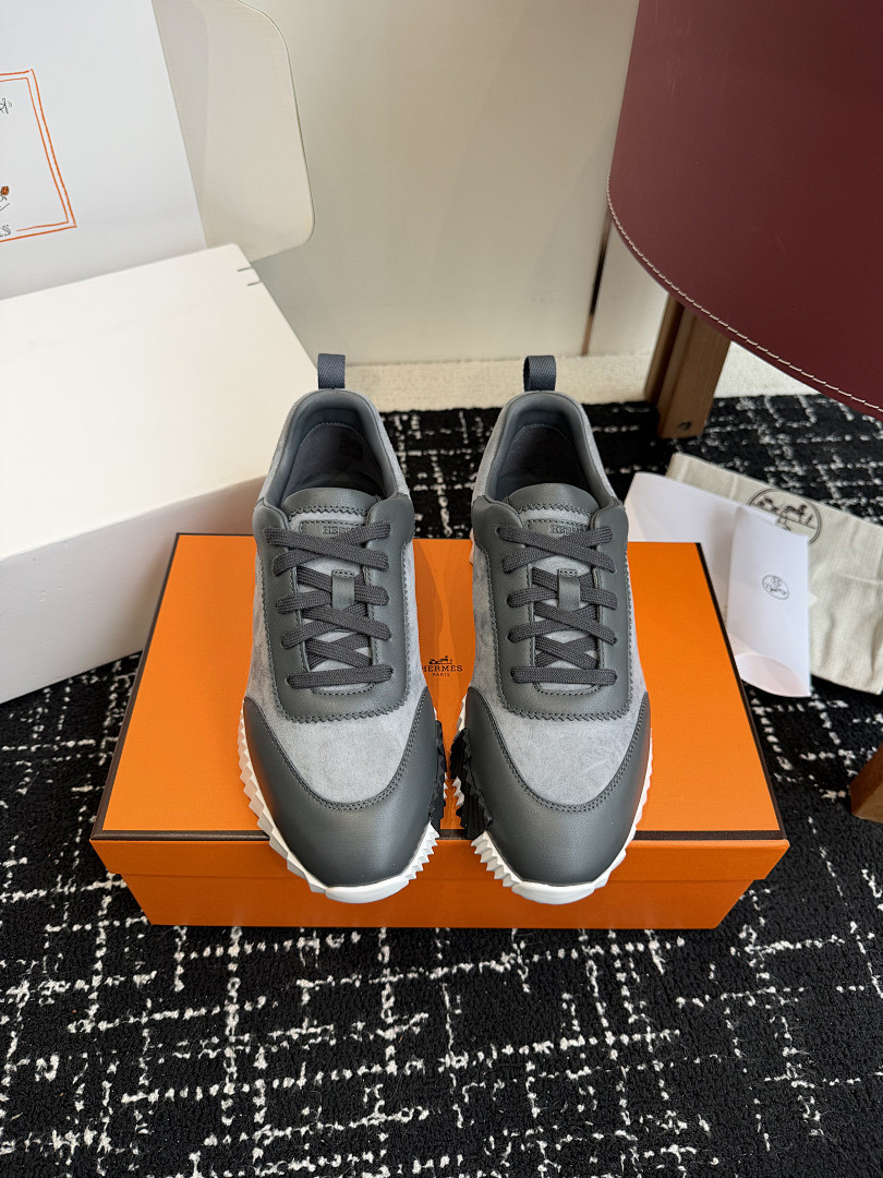 H**me5 SNEAKER
