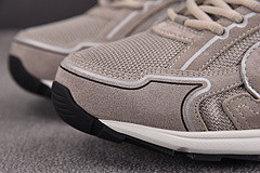 DR B30 Sneaker