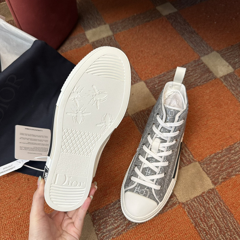 DR B23 High Top Sneaker