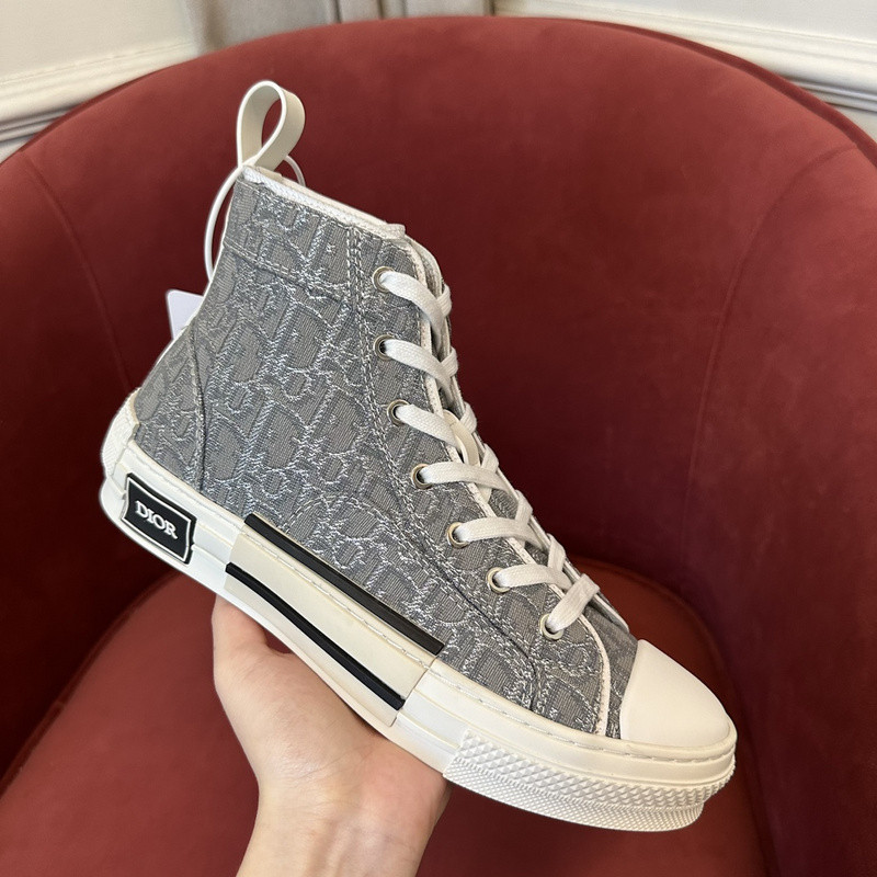 DR B23 High Top Sneaker
