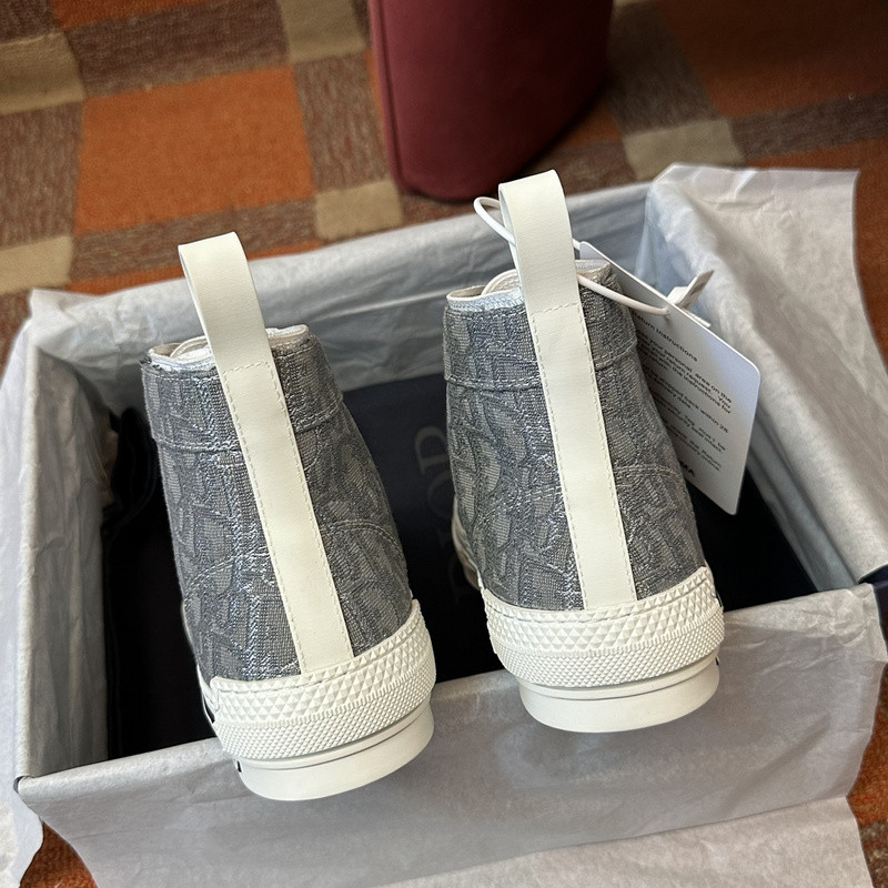 DR B23 High Top Sneaker