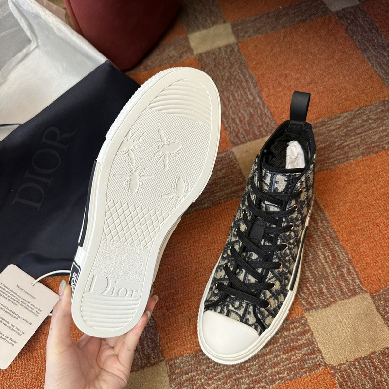 DR B23 High Top Sneaker