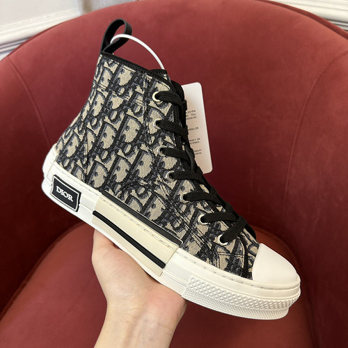 DR B23 High Top Sneaker