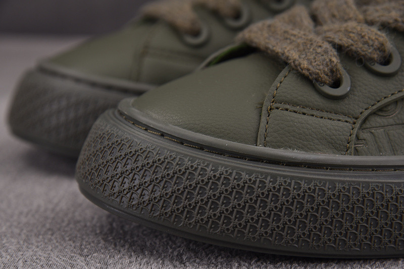 DR B33 Sneaker