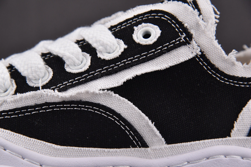 Ma1s0n Mihara Sneakers