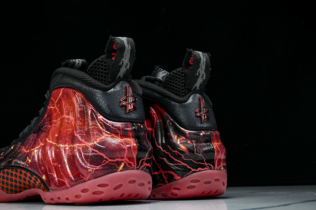 Stranger Things x Nike Foamposite IR7336-001
