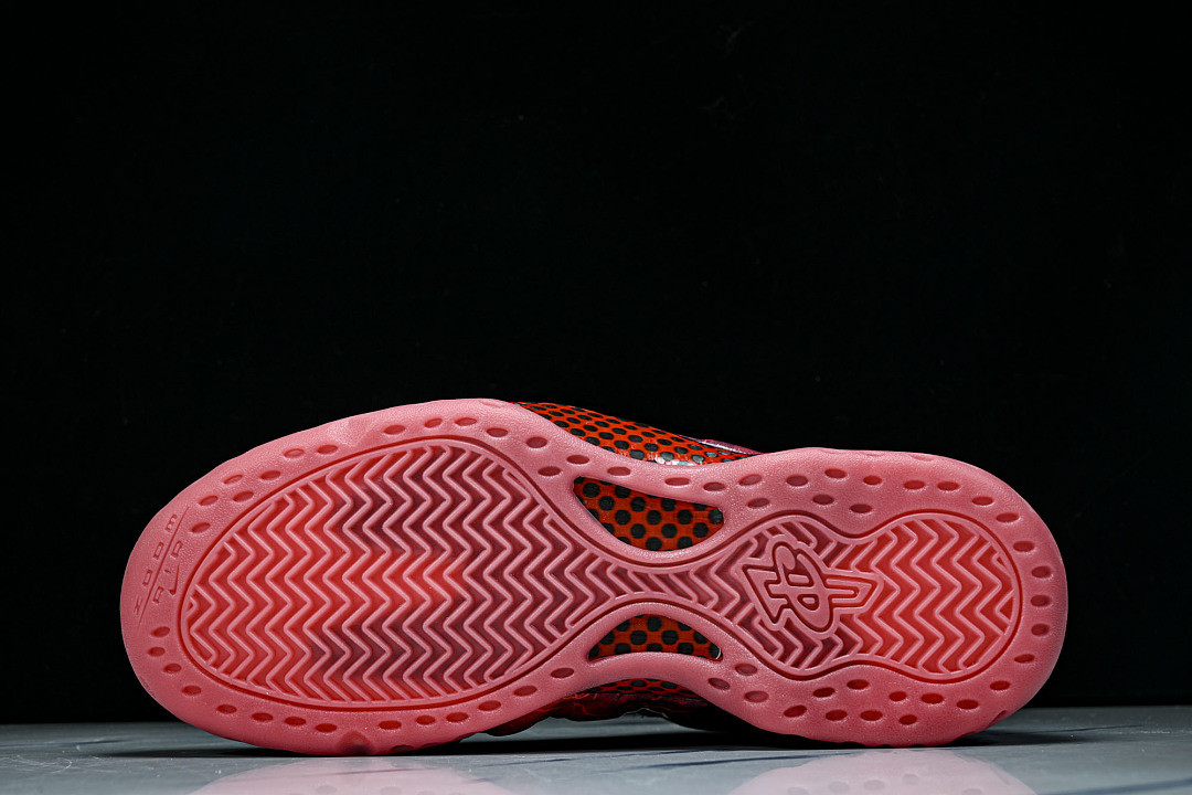 Stranger Things x Nike Foamposite IR7336-001