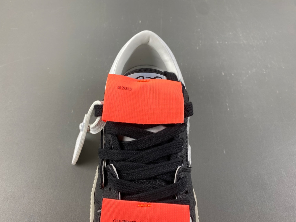 OFF-WHITE Virgil Abloh Vulc Low Top