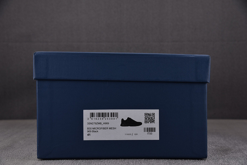 DR B30 Sneaker