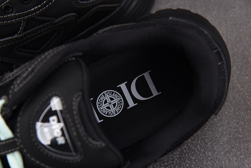 DR B30 Sneaker