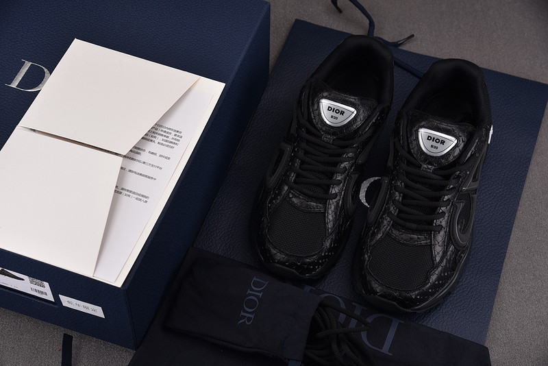DR B30 Sneaker