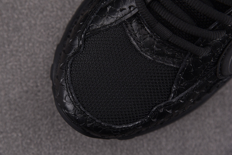 DR B30 Sneaker