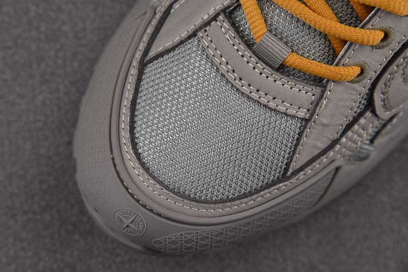 DR B30 Sneaker