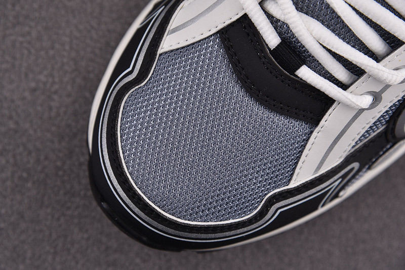 DR B30 Sneaker