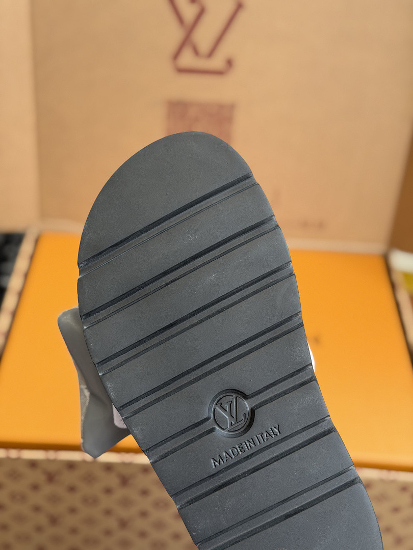 L*V Slides LVS-009