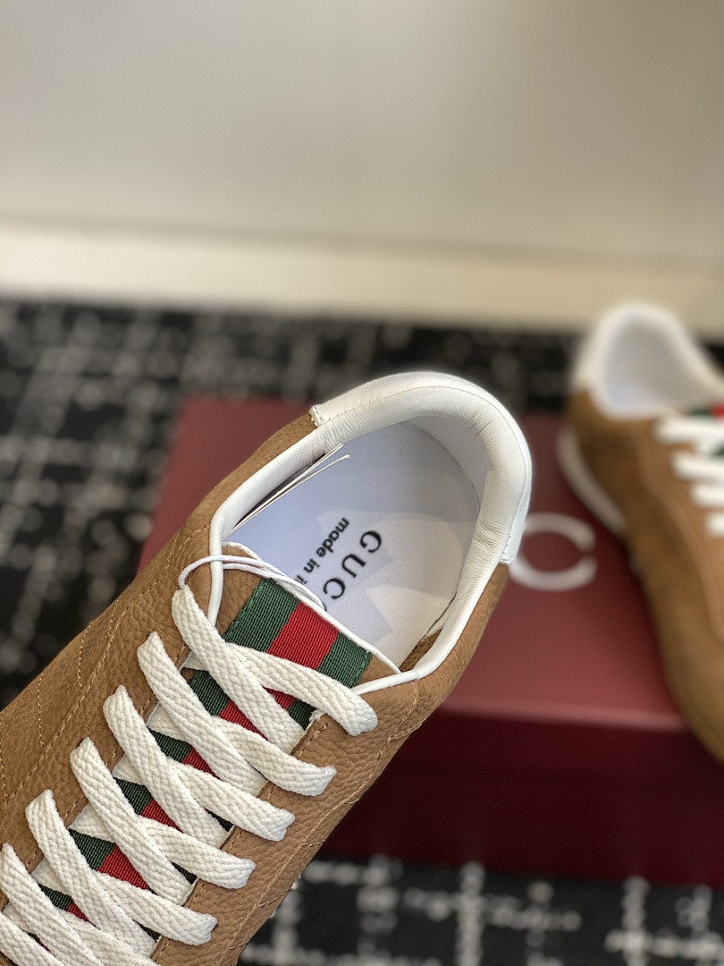 GC Sneakers