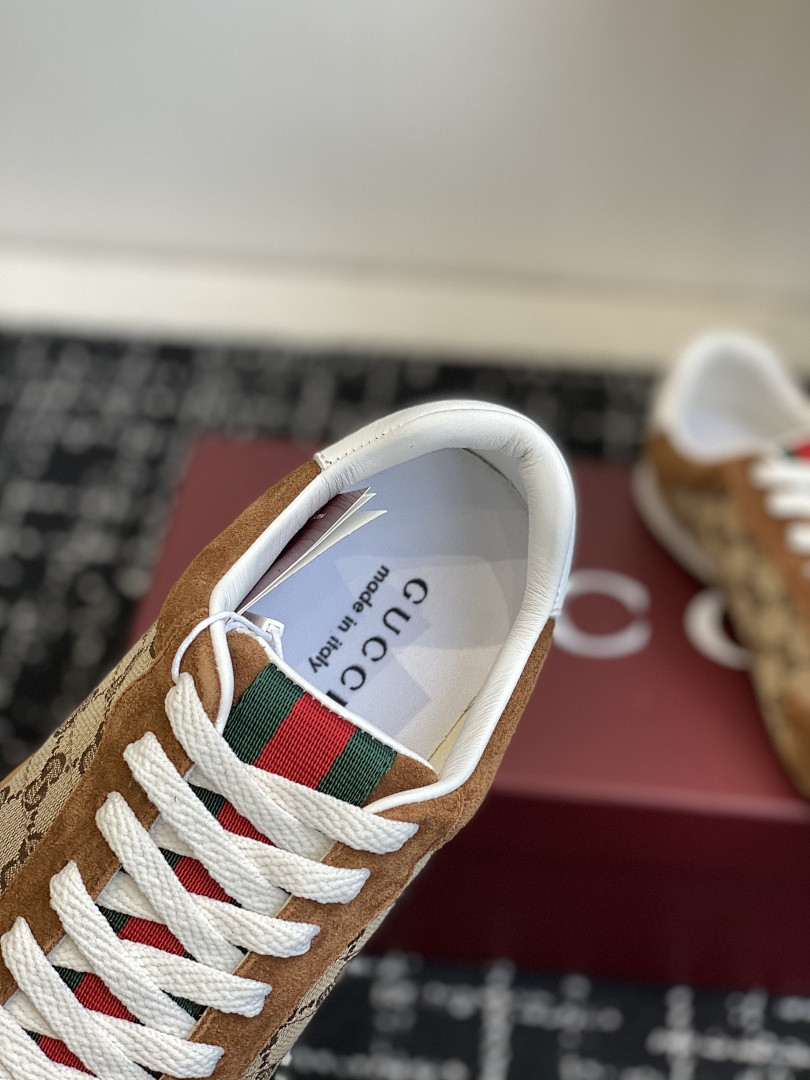 GC Sneakers