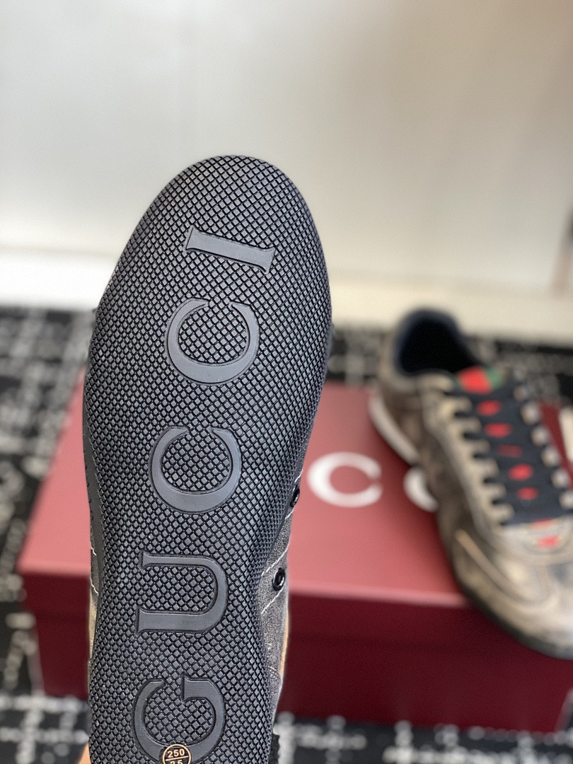 GC Sneakers