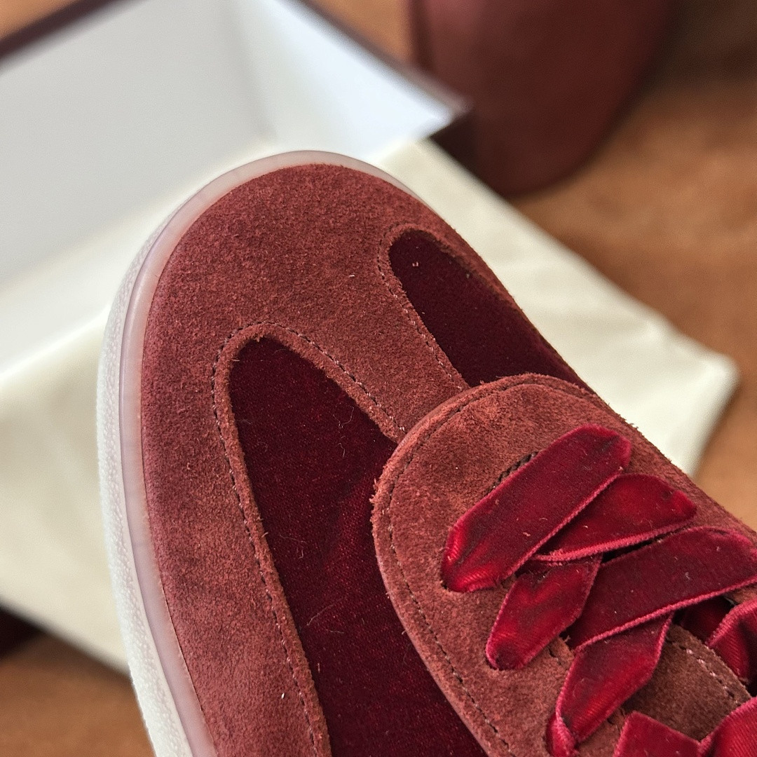 GC Sneakers