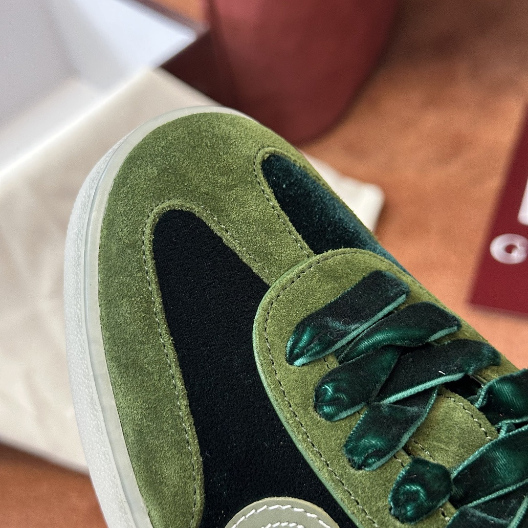 GC Sneakers