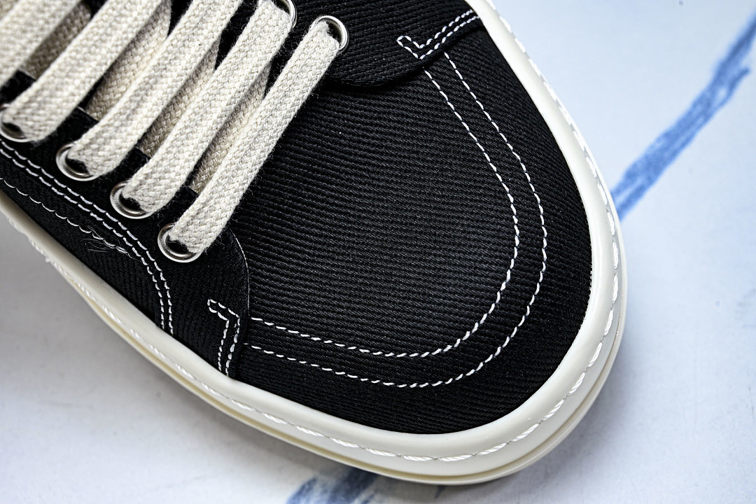 RO Sneakers