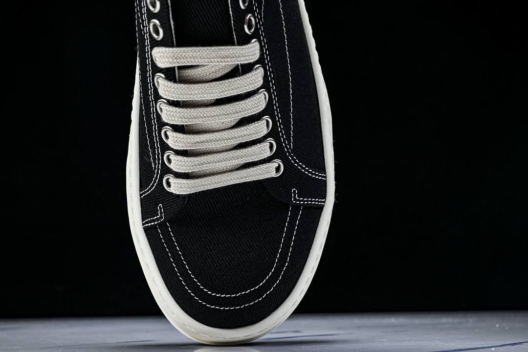 RO Sneakers
