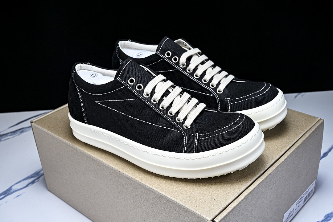 RO Sneakers