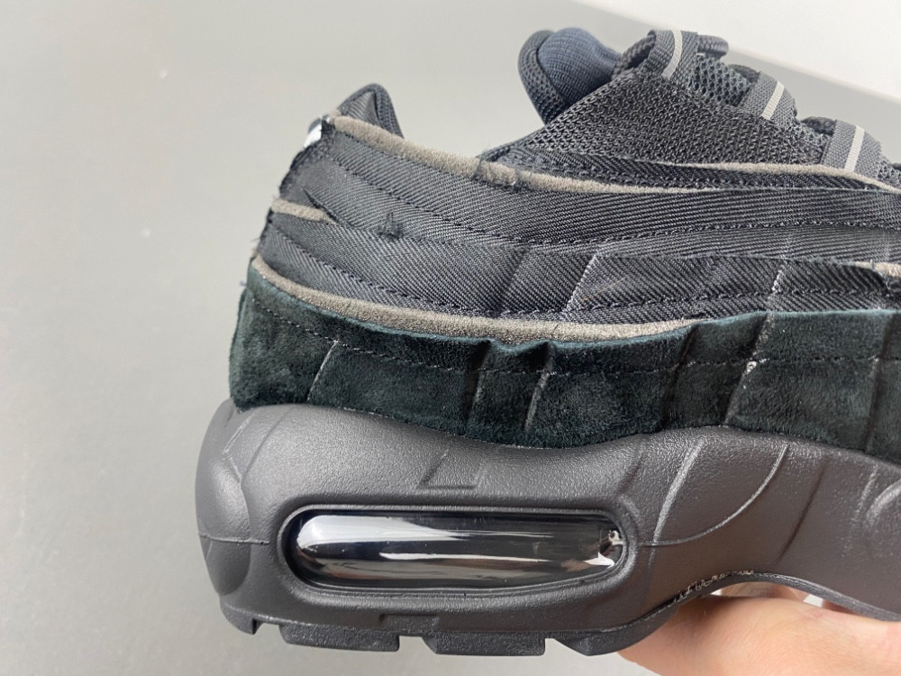 Comme des Garçons x Air Max 95 