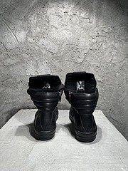 RO Sneakers