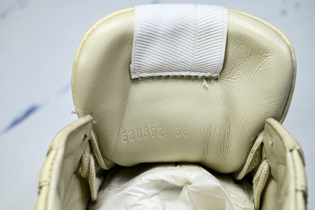 GC Sneakers