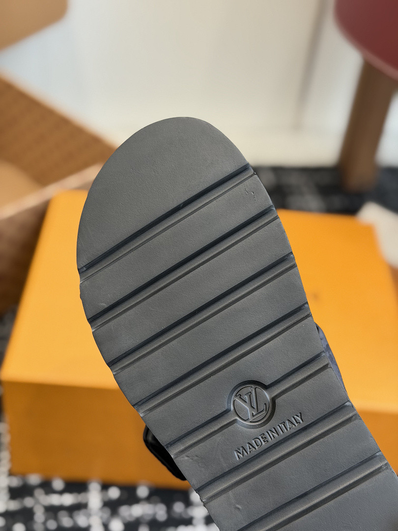 L*V Slides LVS-028